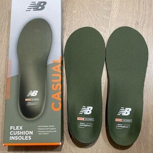 New Balance Flex Cushion Insoles shaped by Superfeet
